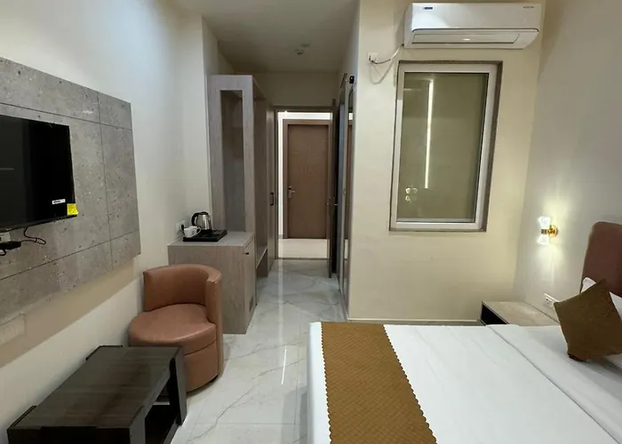 Sethi Grand Hotel
