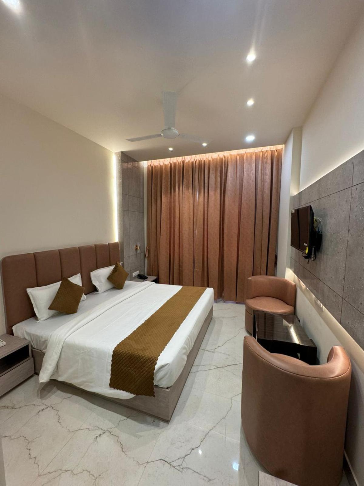 Hotel Sethi Grand Lucknow