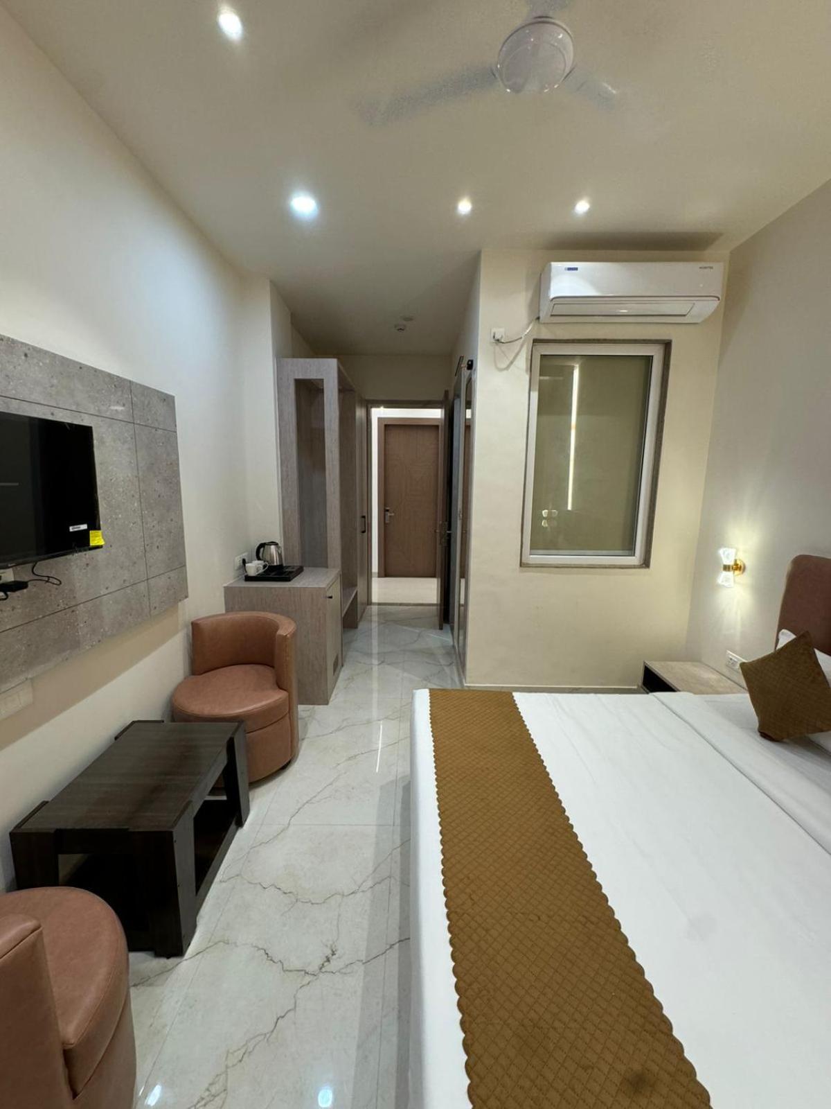Sethi Grand Hotel Lucknow